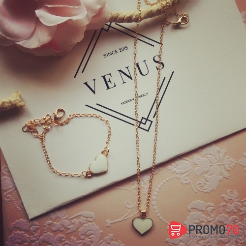 Ensemble white heart